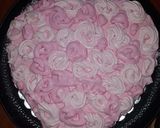 A picture of step 8 of Heart shaped rose ice cream cake.
