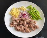 A picture of step 1 of Chicken Livers Stir Fried With Ginger.