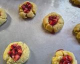 Foto del paso 3 de la receta: Galletitas Pepas Con Frutillas Frescas