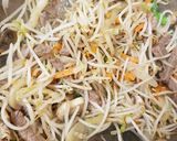 A picture of step 6 of Beef Stir fry with Beansprouts.