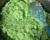 Foto langkah ke 5 dari resep Xoi La Dua (Ketan Pandan Manis Khas Vietnam).