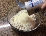 Foto del paso 1 de la receta: Bizcochitos de grasa sin grasa con crema