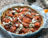 Foto del paso 3 de la receta: Pizza en masa de hojaldre con salmón y conservas saura 🥫