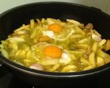 Foto del paso 2 de la receta Sartén de patatas, huevos y morcillas