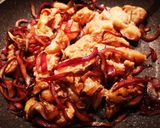 A picture of step 3 of Chicken Breast with Caramelized Red Onions.