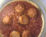 A picture of step 1 of Kofte with white rice.