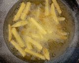 Foto langkah ke 3 dari resep Homemade French Fries.