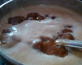 A picture of step 3 of Besan sheera.