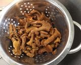 Une image de l'étape 3 de Trio de pâtes aux girolles, pancetta, emmental et persil (pasta cheese).