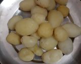 धनिया आलू (Dhaniya aloo recipe in Hindi) रेसिपी चरण 1 फोटो