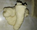 Foto del paso 4 de la receta: Pan con grasa o cuernitos en panetera