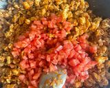 A picture of step 2 of Arroz Tapado de Pollo.
