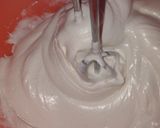 Foto del paso 2 de la receta: Merengues en forma de corazones