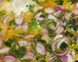கேப்ஸிகம் ஆம்லெட்(capsicum omelette recipe in tamil) ரெசிபி ஸ்டேப் 4 புகைப்படம்