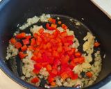 Foto del paso 2 de la receta: Salteado de champiñones, pollo y pimientos