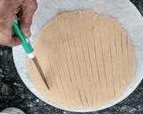 कुरकुरा लच्छा पराठा (Lachha Paratha Recipe In Marathi) रेसिपी स्टेप 3 फोटो 