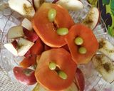 A picture of step 2 of Papaya fruit salad.
