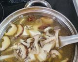 Hình bước làm 2 của món Canh nấm đậu hũ non