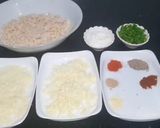 A picture of step 1 of Chicken cheese bread roll.