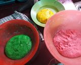 Foto langkah ke 2 dari resep Cenil merah, kuning, ijo 😁😁.