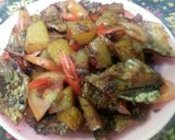 Foto langkah ke 5 dari resep Ikan Asin Kentang🌷.