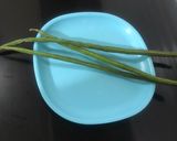 A picture of step 1 of Drumstick sabzi.