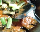 Foto langkah ke 4 dari resep Terong tumis asam sunti.