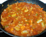 Foto del paso 5 de la receta: Calamares con chorizo picante y verduras
