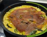 Foto del paso 3 de la receta: Empanada rústica de calabacín, cebolla dulce y Jamón de Teruel en costra integral
