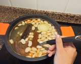 Foto del paso 2 de la receta: Alubias de granja al estilo Fabada Asturiana