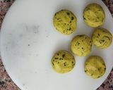 A picture of step 3 of Crispy Methi Masala Puri.