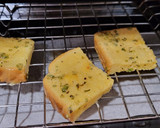 Foto del paso 2 de la receta: Mini torrijas al horno con aguacate