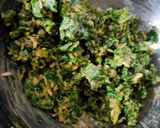 A picture of step 1 of Lila lehsan na bhajiya / Kumbhaniya bhajiya.