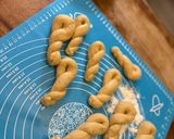 Foto langkah ke 2 dari resep Donat Korea kkwabaegi.