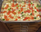 Foto del paso 1 de la receta: Pechugas de pollo rellenas sobre patatas panaderas y verduras