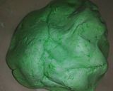 Foto langkah ke 2 dari resep Klepon Ketan Isi Gula Merah.