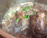 Foto del paso 7 de la receta: Morcillo o jarrete de ternera con salsa de zanahoria y vino tinto
