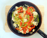Foto del paso 3 de la receta: Noodles de verduras y pollo