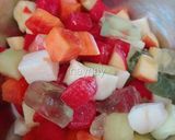 Foto langkah ke 1 dari resep Salad Buah Mayo.
