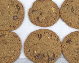 Foto del paso 7 de la receta: Galletas con chispas de chocolate (tres chocolates) + trucos
