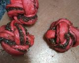 रेड सिनेमन रोल (red cinnamon roll recipe in Hindi) रेसिपी चरण 6 फोटो