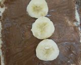 A picture of step 4 of French toast filled with chocolate and banana.