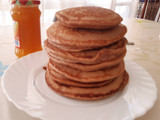 Tortitas con avena, cacao y canela