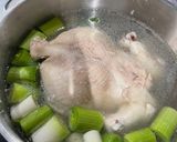 A picture of step 3 of Korean chicken hotpot.