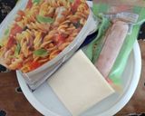 Foto langkah ke 1 dari resep Fusilli Carbonara tiga bahan.
