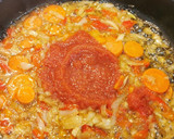 Foto del paso 3 de la receta: Suquet de Salchichas con Gambas