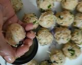 A picture of step 3 of Noodles balls.