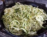 Foto del paso 1 de la receta: Noodles de zucchini al pesto