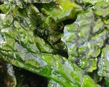 Foto del paso 2 de la receta: Chips veganos de kale en freidora de aire