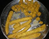 A picture of step 3 of Besan ke gatte.